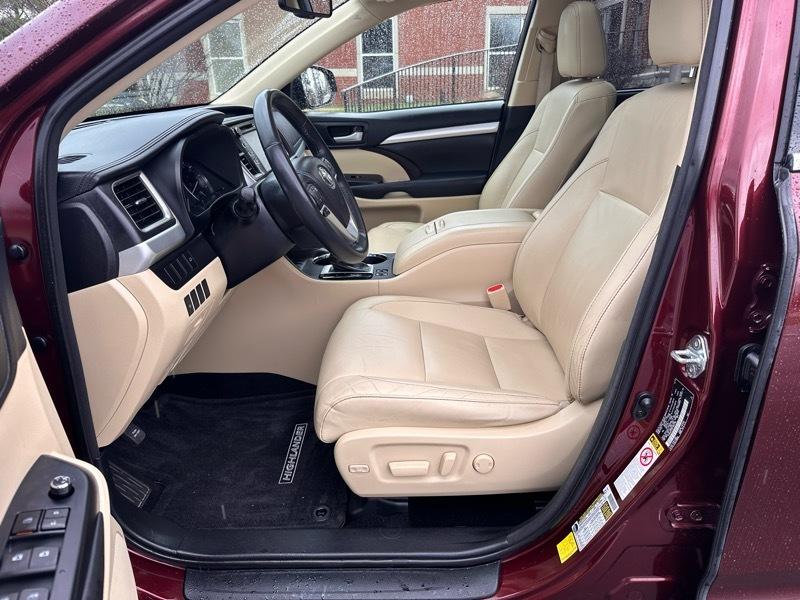 Toyota Highlander XLE FWD V6 2015