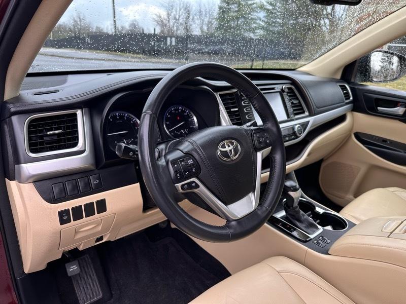 Toyota Highlander XLE FWD V6 2015