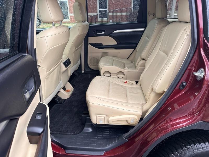 Toyota Highlander XLE FWD V6 2015