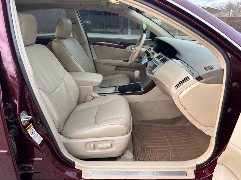 Toyota Avalon XLS 2010