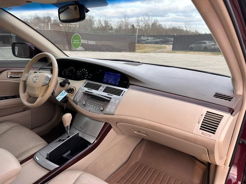Toyota Avalon XLS 2010