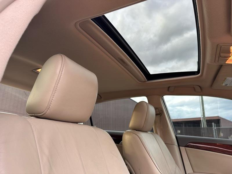 Toyota Avalon XLS 2010