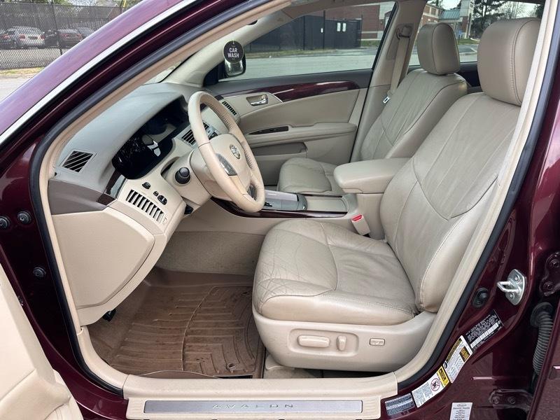 Toyota Avalon XLS 2010