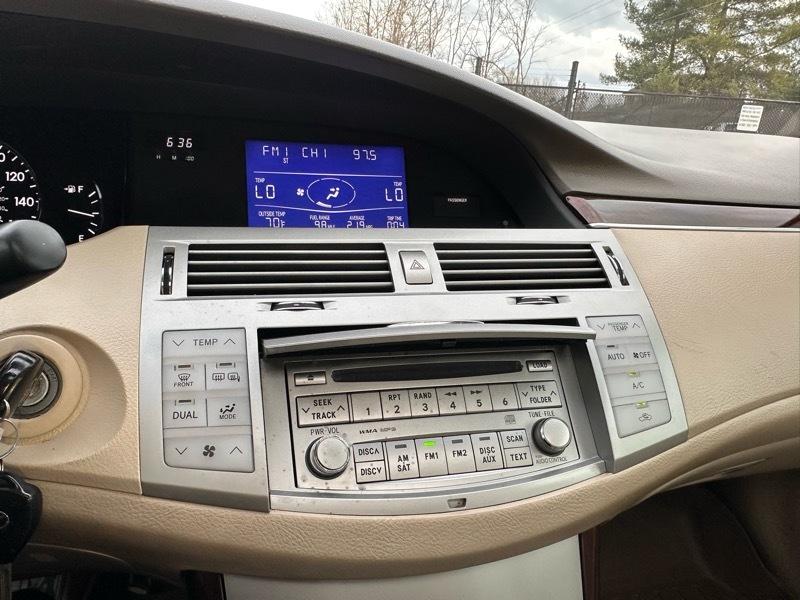 Toyota Avalon XLS 2010