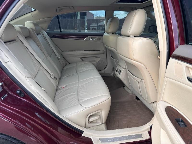 Toyota Avalon XLS 2010