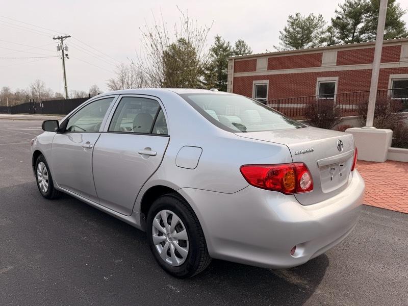 Toyota Corolla Base 2010