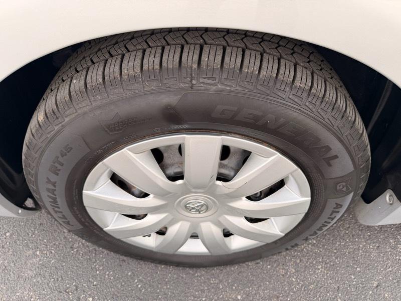 Toyota Corolla Base 2010