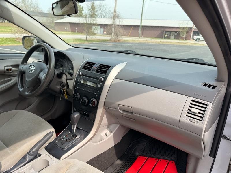 Toyota Corolla Base 2010