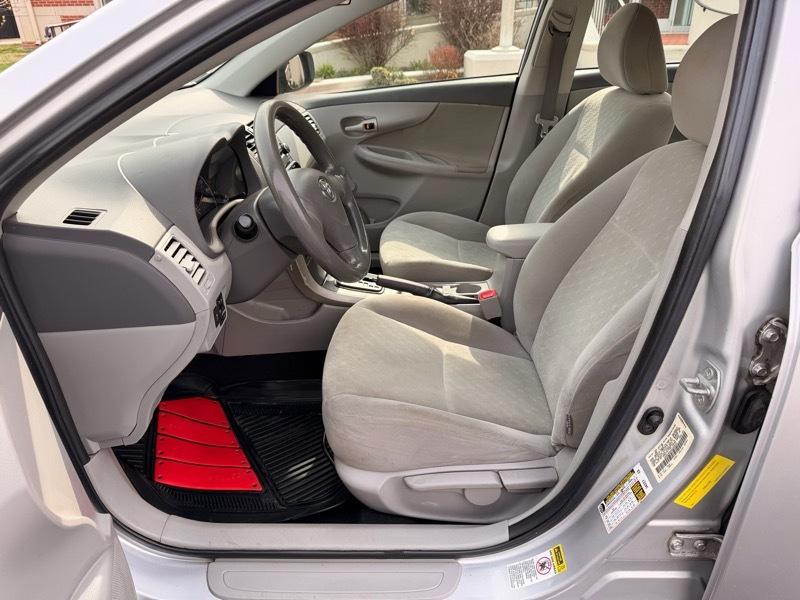 Toyota Corolla Base 2010