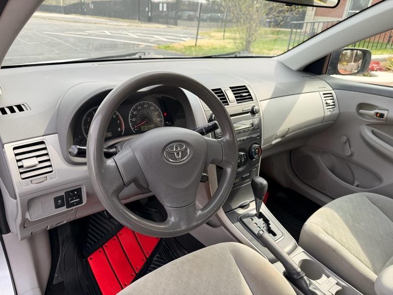 Toyota Corolla Base 2010