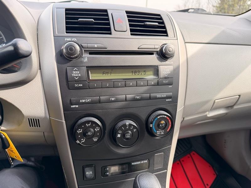 Toyota Corolla Base 2010