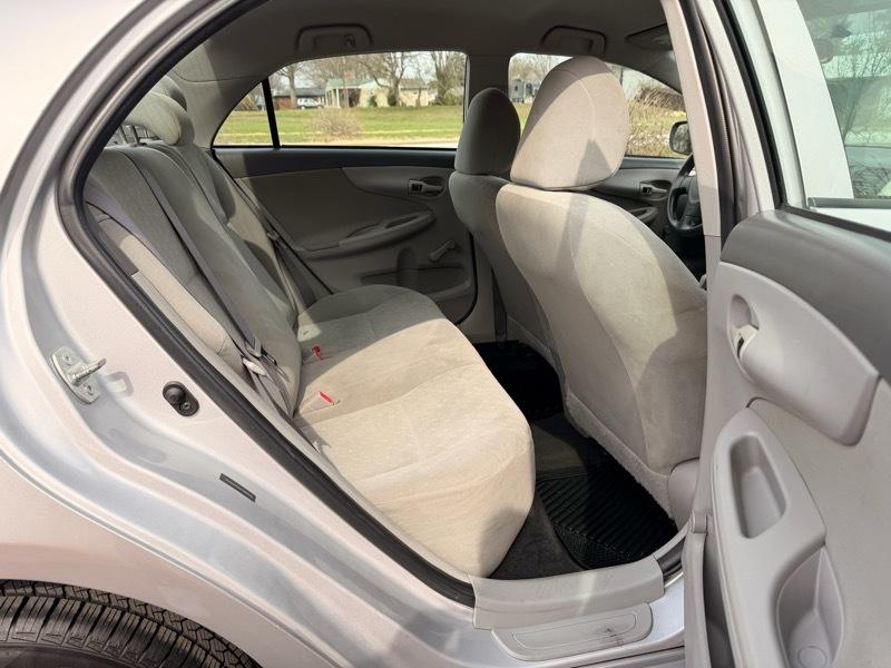 Toyota Corolla Base 2010