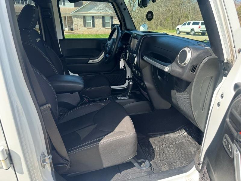 Jeep Wrangler Unlimited Sahara 4WD 2015