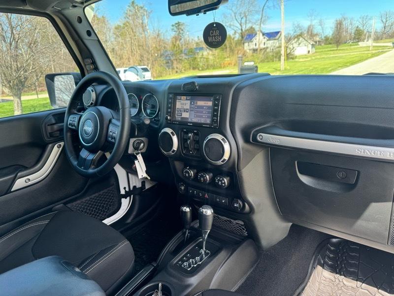 Jeep Wrangler Unlimited Sahara 4WD 2015