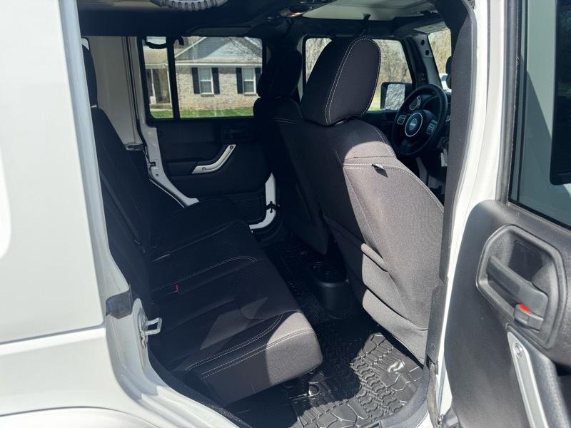 Jeep Wrangler Unlimited Sahara 4WD 2015