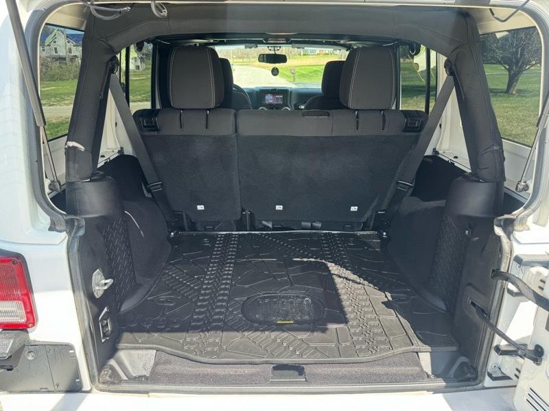 Jeep Wrangler Unlimited Sahara 4WD 2015