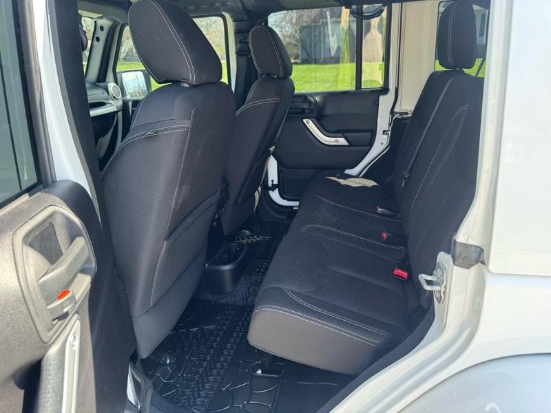 Jeep Wrangler Unlimited Sahara 4WD 2015