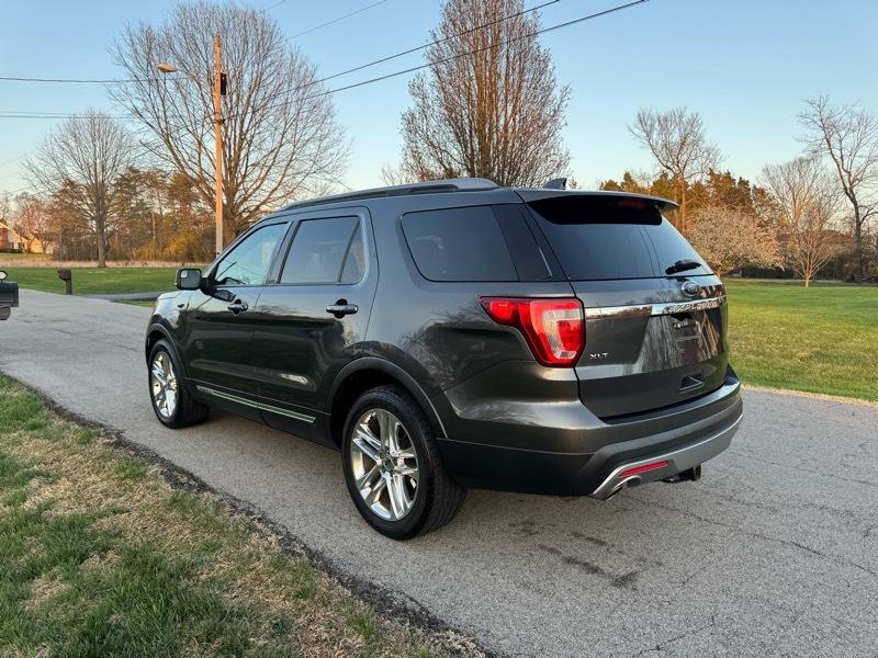 Ford Explorer XLT FWD 2017
