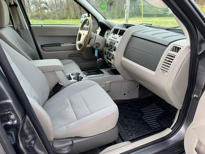 Ford Escape XLT FWD 2012