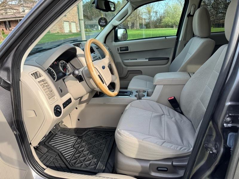 Ford Escape XLT FWD 2012