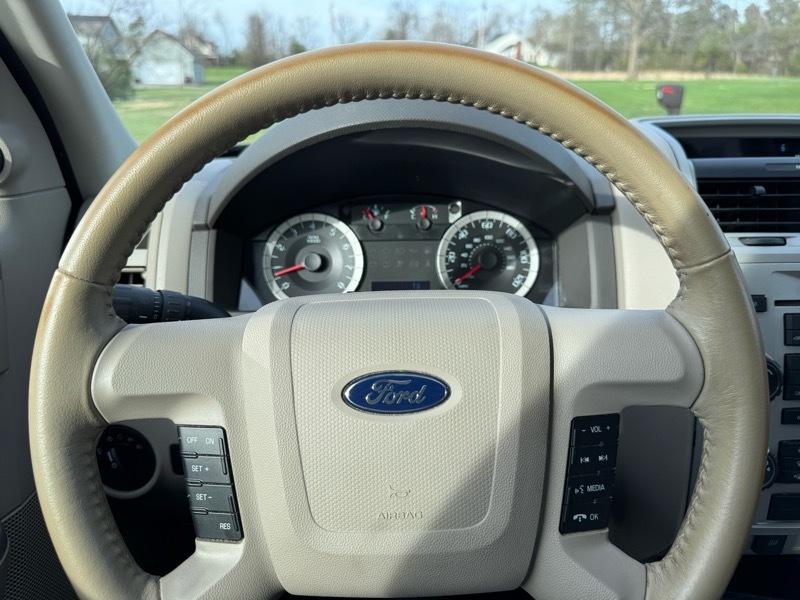 Ford Escape XLT FWD 2012