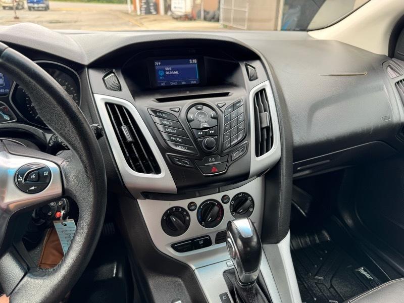 Ford Focus SE Hatch 2014