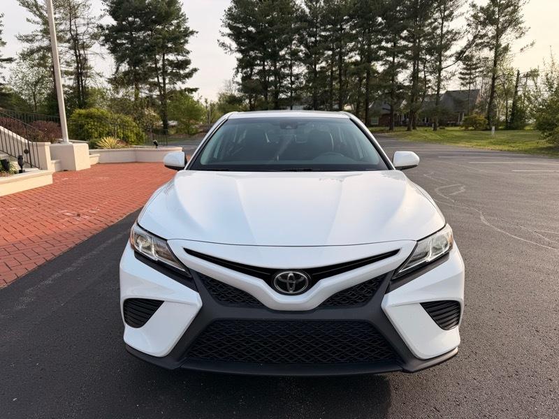 Toyota Camry SE 2020