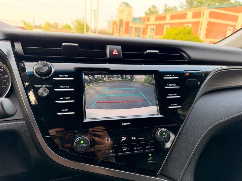 Toyota Camry SE 2020