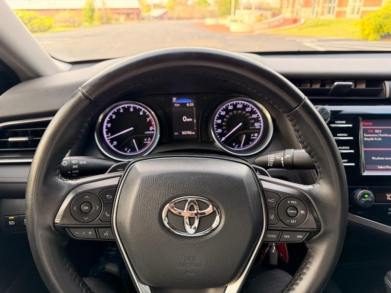 Toyota Camry SE 2020