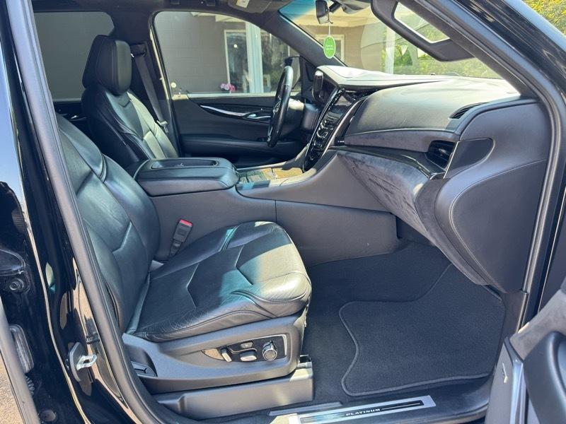 Cadillac Escalade ESV Platinum 4WD 2019