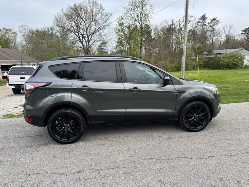 Ford Escape SE FWD 2017
