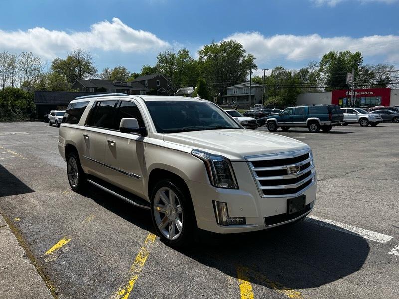 Cadillac Escalade ESV Luxury 4WD 2015