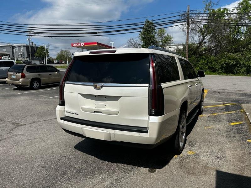 Cadillac Escalade ESV Luxury 4WD 2015