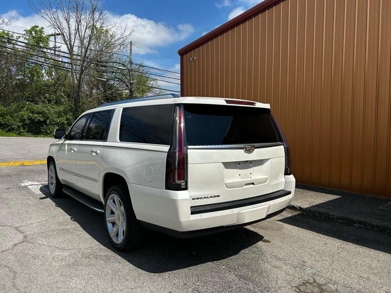 Cadillac Escalade ESV Luxury 4WD 2015