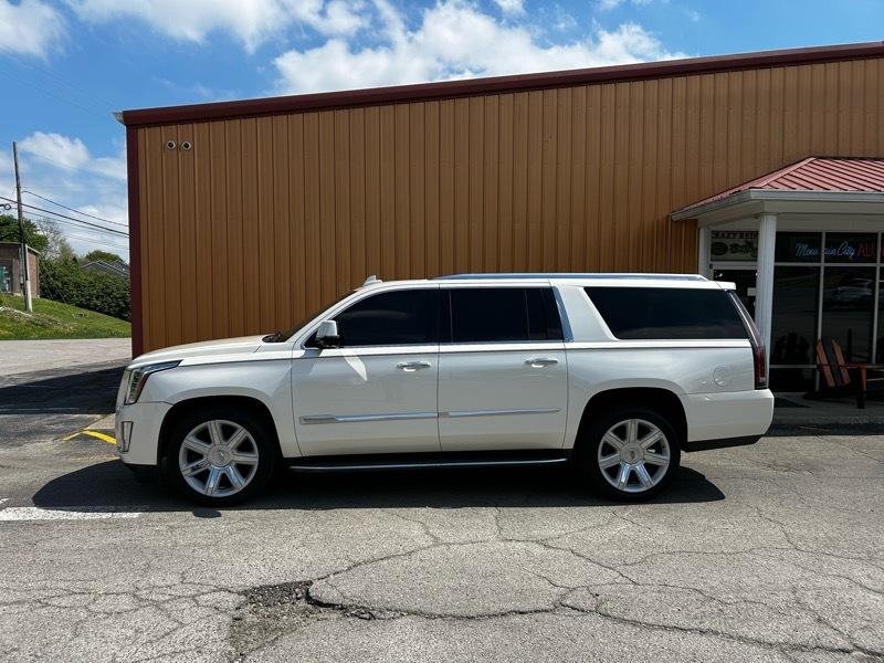 Cadillac Escalade ESV Luxury 4WD 2015