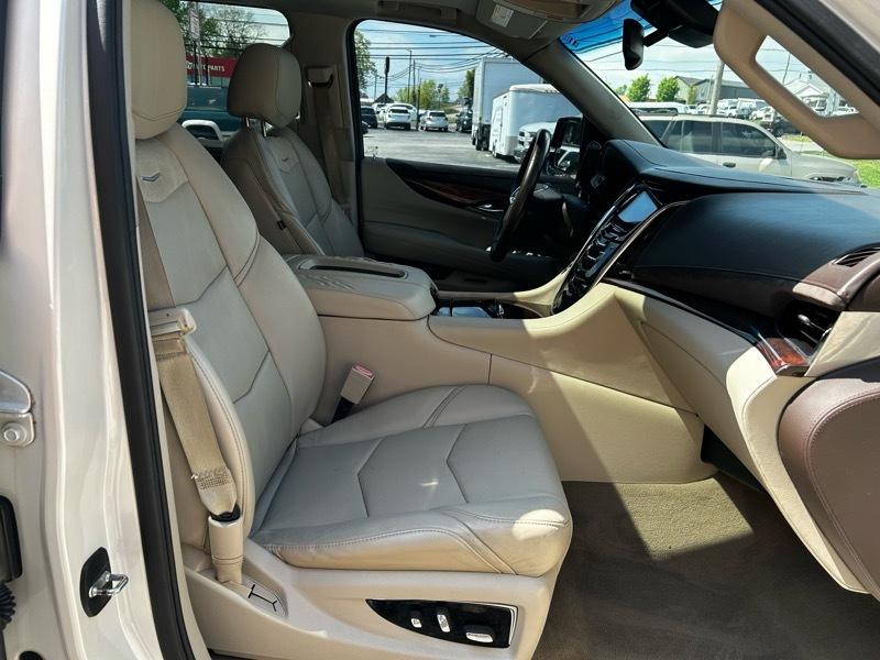 Cadillac Escalade ESV Luxury 4WD 2015