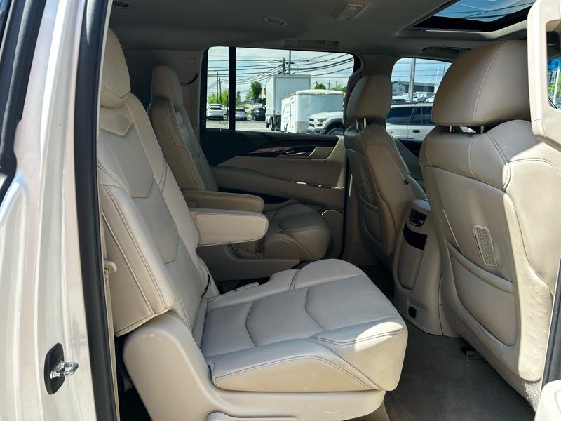 Cadillac Escalade ESV Luxury 4WD 2015