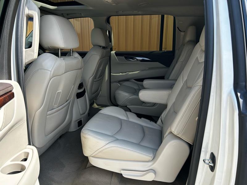 Cadillac Escalade ESV Luxury 4WD 2015