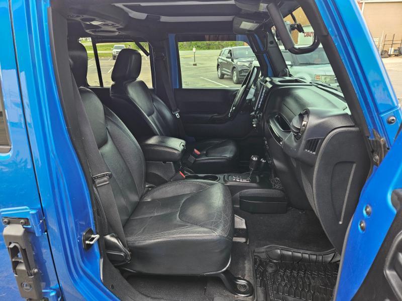 Jeep Wrangler Unlimited Sahara 4WD 2014