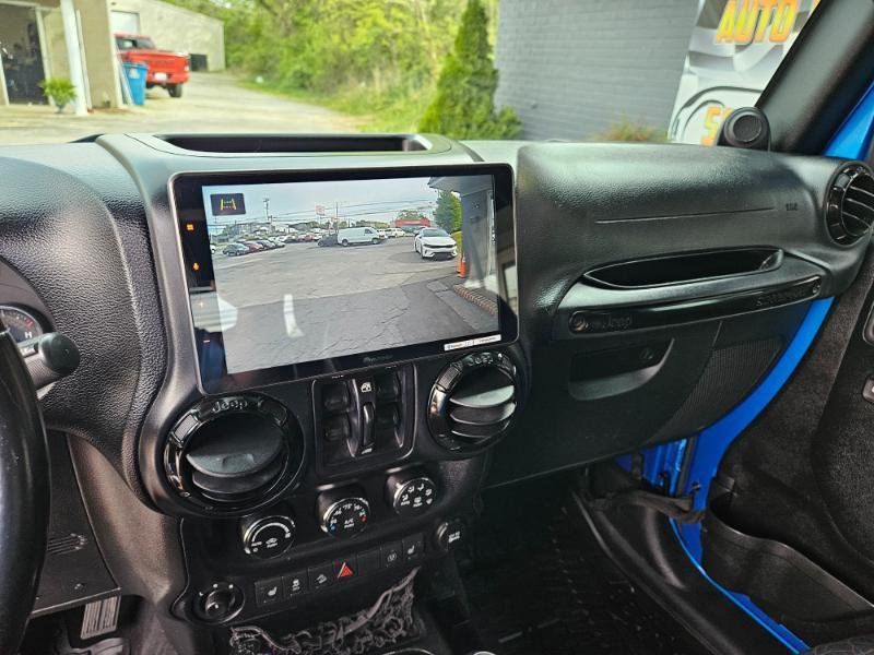 Jeep Wrangler Unlimited Sahara 4WD 2014