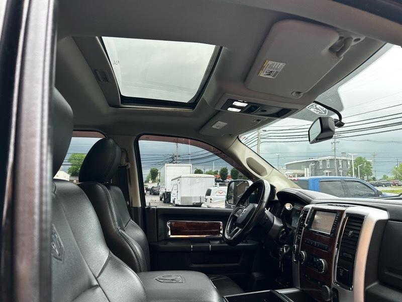 RAM 2500 Laramie Mega Cab 4WD 2012