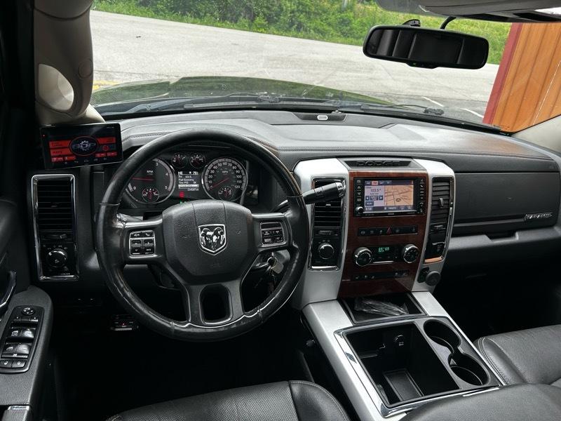 RAM 2500 Laramie Mega Cab 4WD 2012