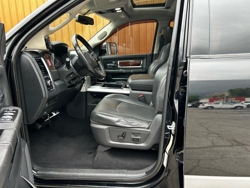 RAM 2500 Laramie Mega Cab 4WD 2012