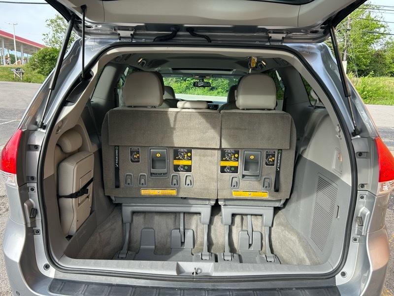 Toyota Sienna XLE FWD 8-Passenger V6 2013