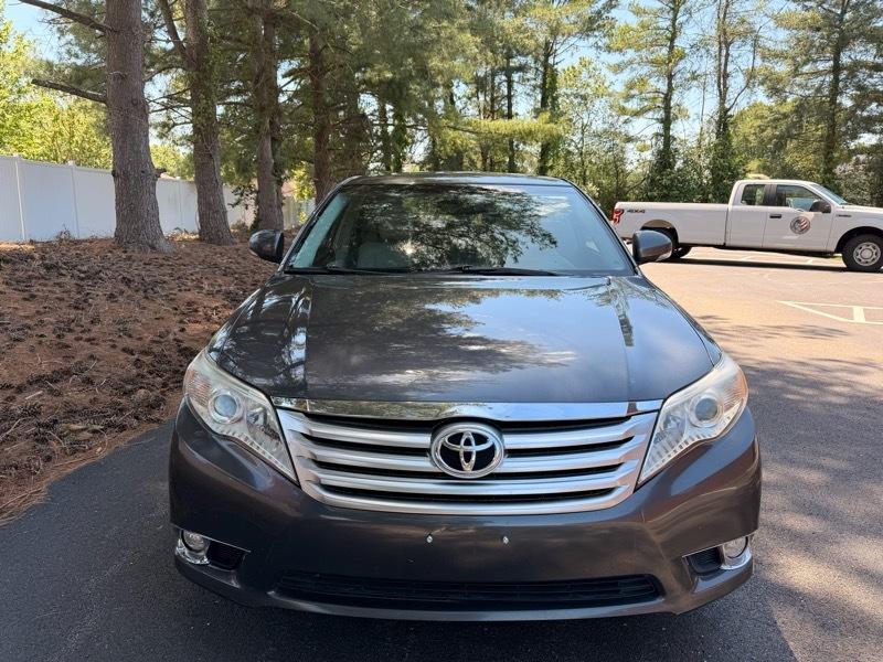 Toyota Avalon Limited 2011