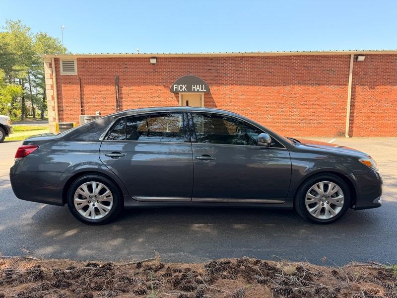 Toyota Avalon Limited 2011