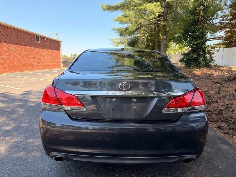 Toyota Avalon Limited 2011