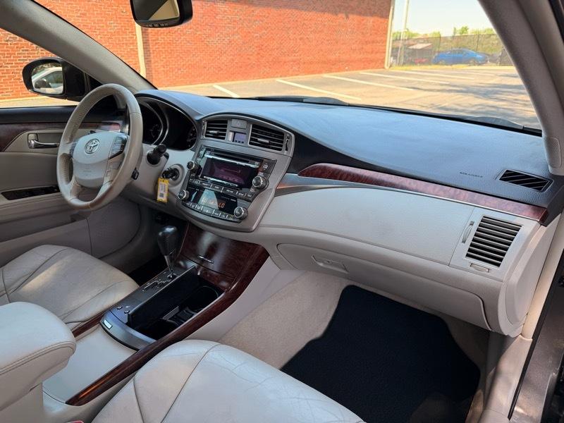 Toyota Avalon Limited 2011