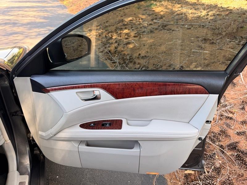 Toyota Avalon Limited 2011