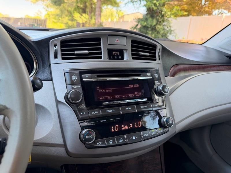 Toyota Avalon Limited 2011